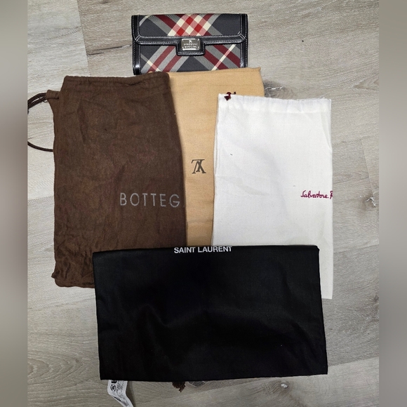 Auth Burberry Wallet and Mix Dustbag Bundle - Picture 1 of 3